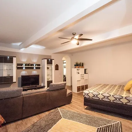 Altes Brauhaus بيت ضيافة 4*